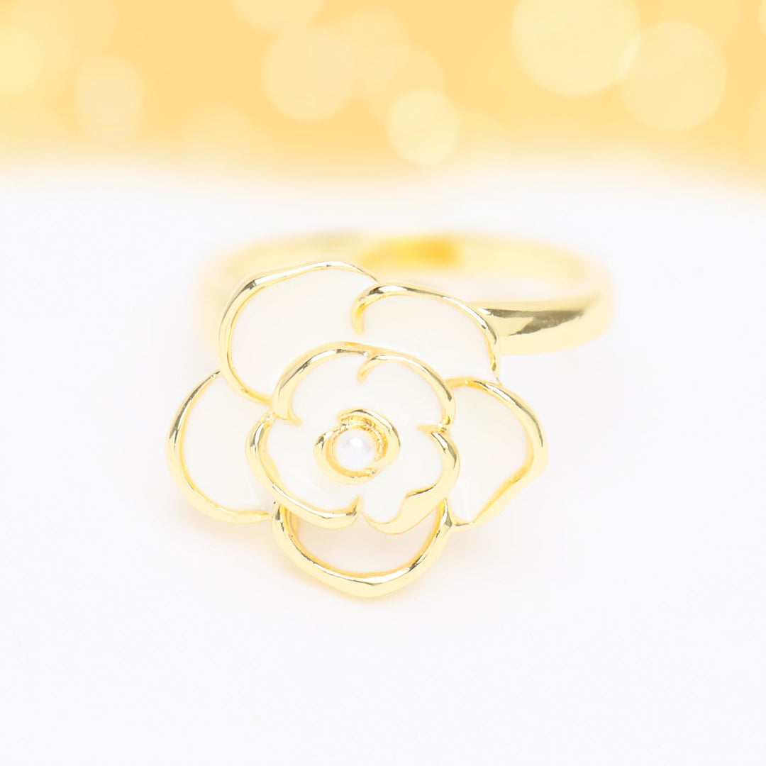 Camellia Pearl Ring - OhmoJewelry