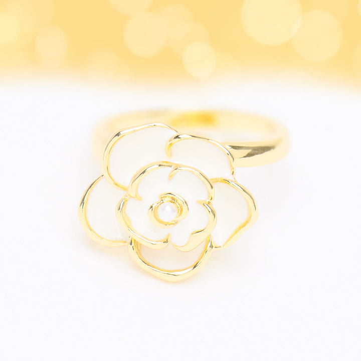 Camellia Pearl Ring - OhmoJewelry