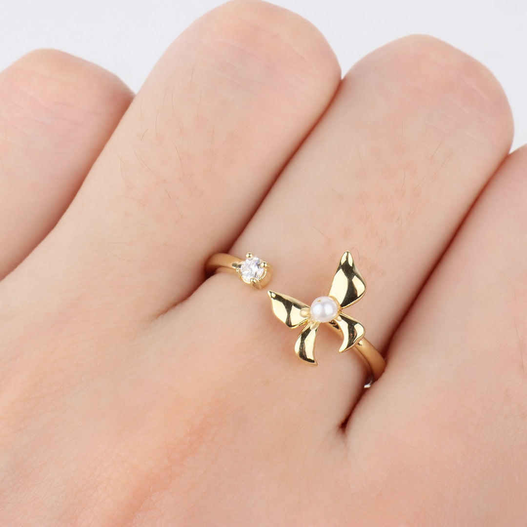 Pearl Bow Ring - OhmoJewelry