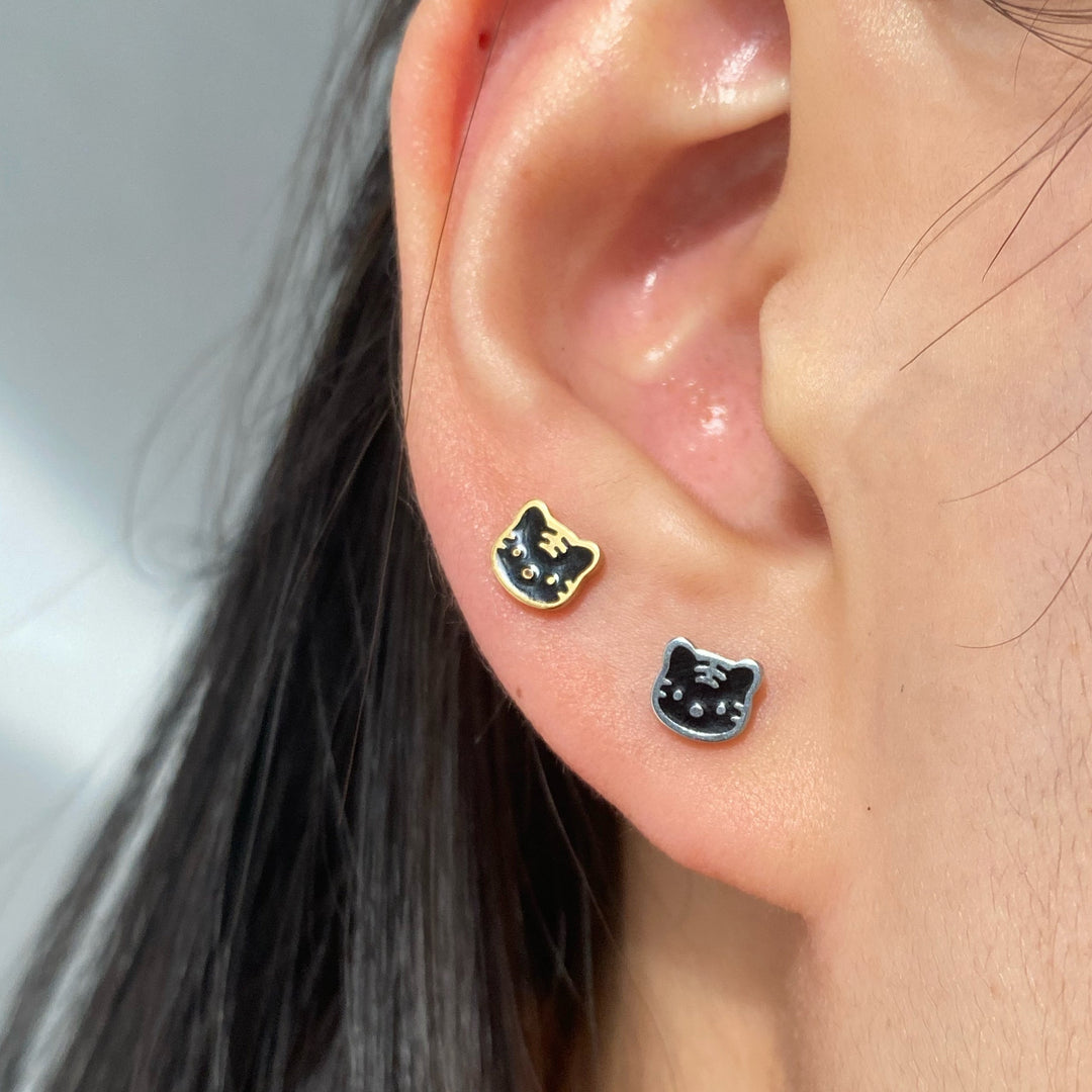 Queenly Cat Stud - OhmoJewelry