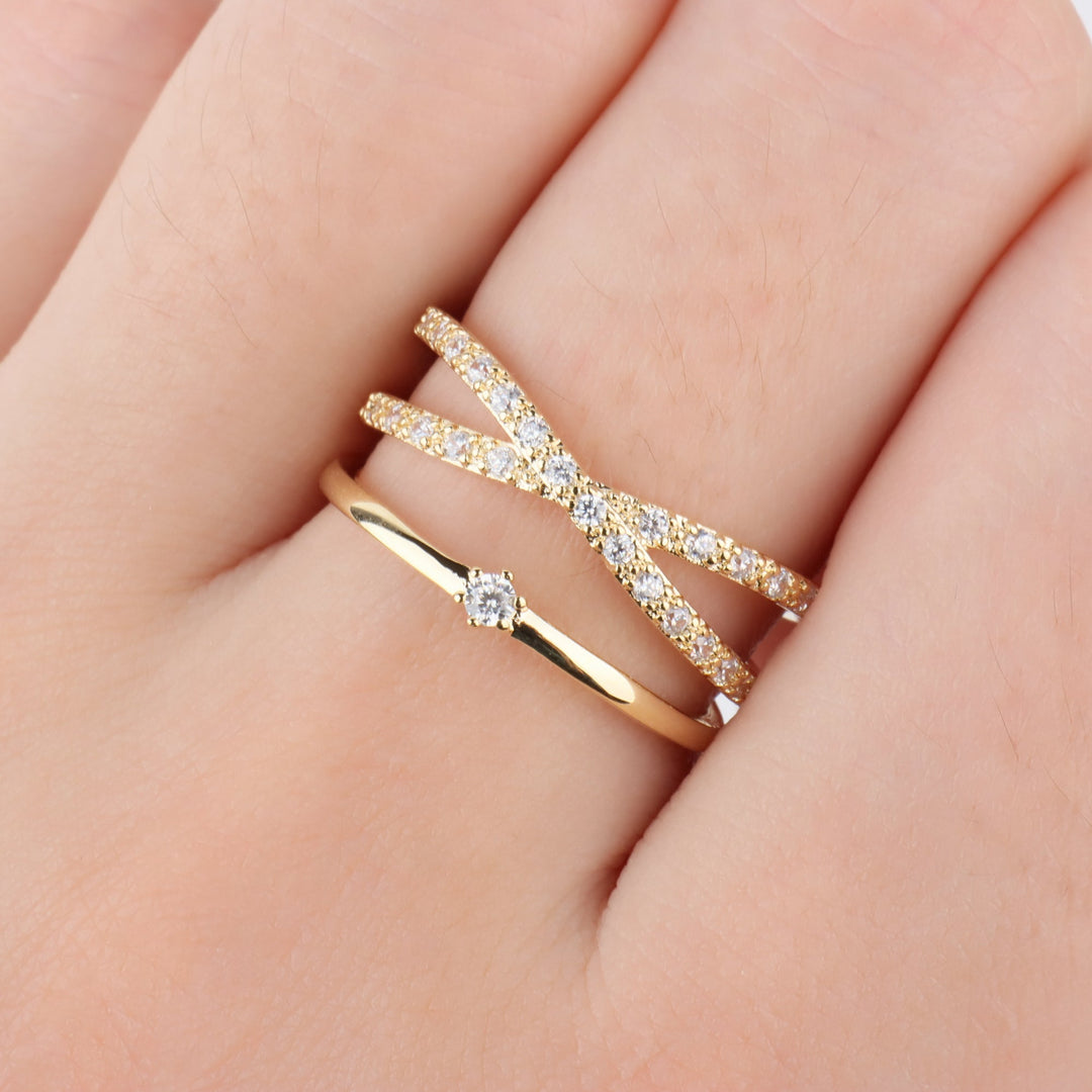 Sparkling Intertwined Ring - OhmoJewelry